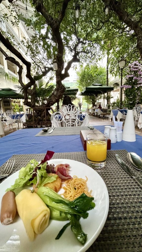 朝食会場の中庭